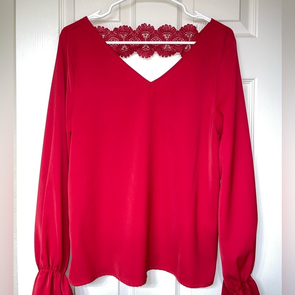 Lace back detail blouse medium NWOT - Picture 2 of 4